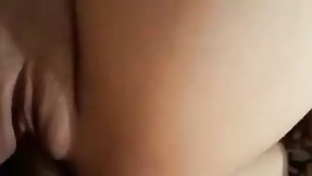 Tıraşlı karı, kocasını Tacik'le aldatıyor.