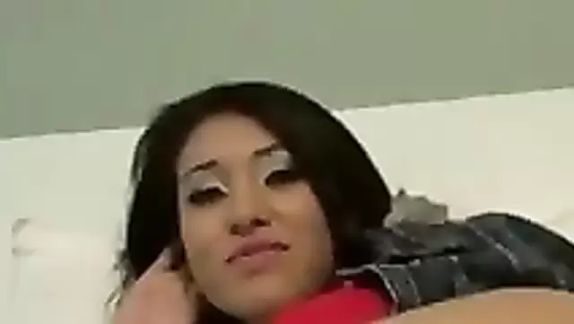 Azgın Tacikistanlı, arkadaşını becermek istiyor.